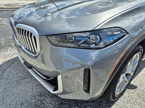 Used 2025 BMW X5 xDrive50e AWD/4WD image 8