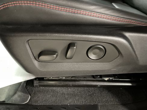 Used 2023 Chevrolet Colorado Z71 w/ Z71 Convenience Package 2 image 13