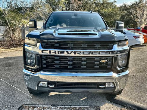Used 2022 Chevrolet Silverado 2500 LT w/ Convenience Package image 9