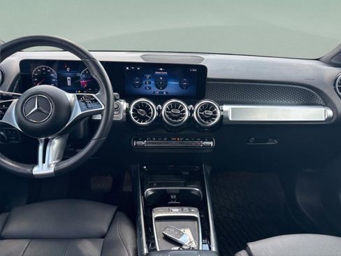 Used 2025 Mercedes-Benz GLB 250 image 9