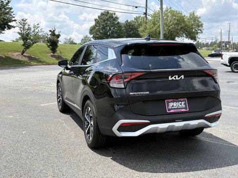 Used 2025 Kia Sportage EX FWD image 7