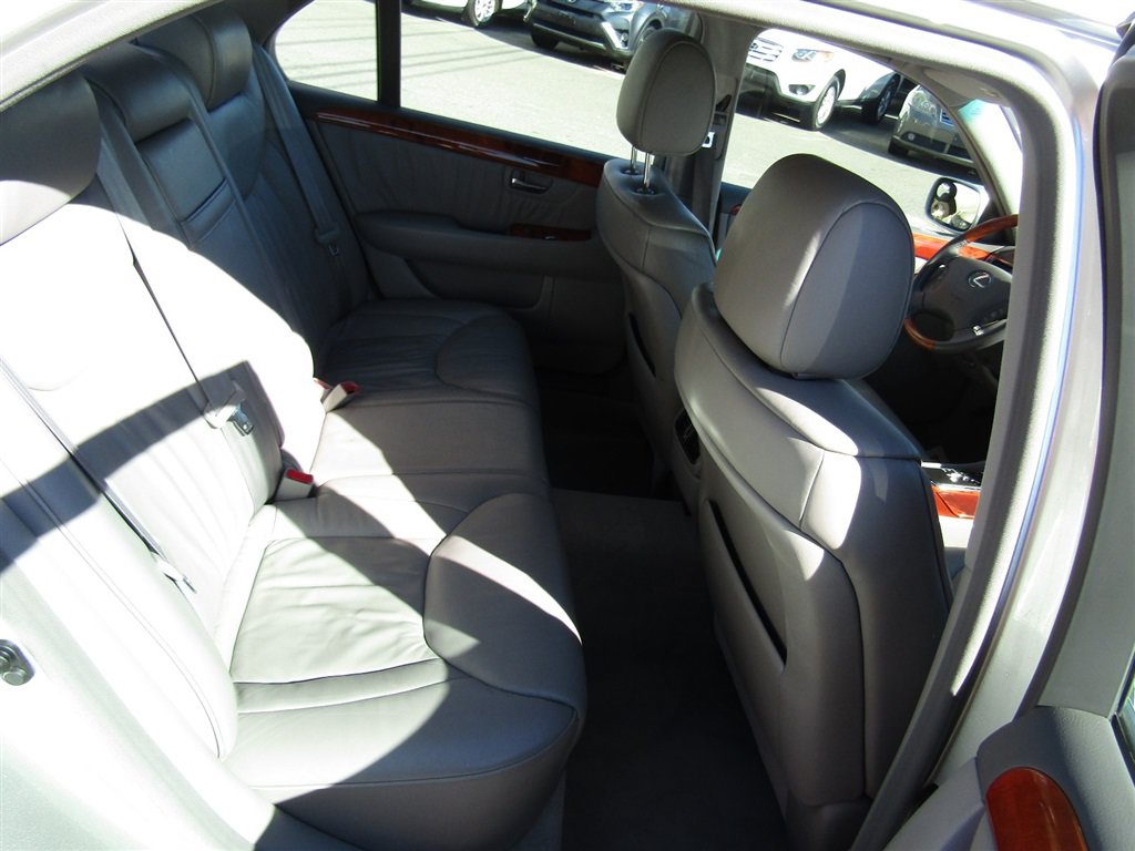 Used 2001 Lexus LS 430 RWD image 20