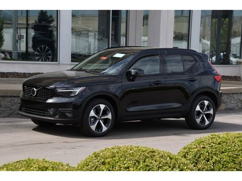 New 2026 Volvo XC40 B5 Core w/ Protection Package Premier AWD/4WD image 7