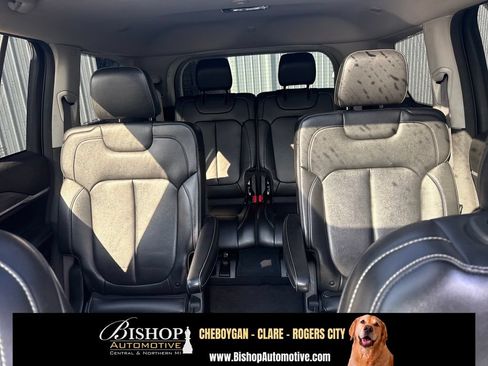 Used 2023 Jeep Grand Cherokee L Limited AWD/4WD image 18