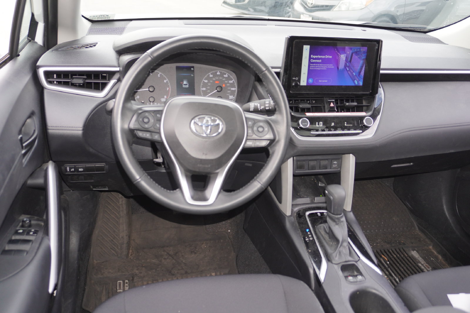 Used 2024 Toyota Corolla Cross LE w/ Moonroof Package FWD image 7