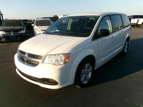 Used 2013 Dodge Grand Caravan SE image 2