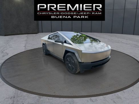 Used 2024 Tesla Cybertruck AWD Crew Cab image 2