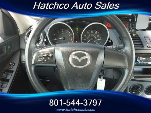 Used 2011 MAZDA MAZDA3 i Sport FWD image 20