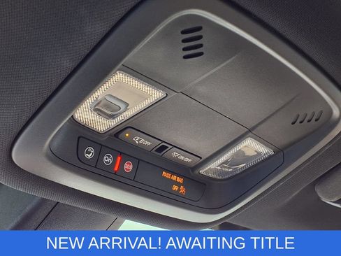 Used 2022 Chevrolet Traverse LS AWD/4WD image 14