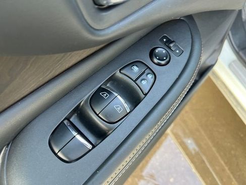 Used 2021 Nissan Murano Platinum w/ Cargo Package image 15