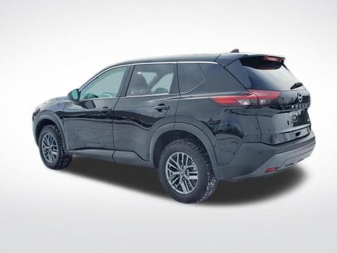Used 2023 Nissan Rogue S image 3