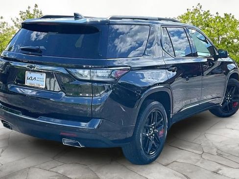 Used 2021 Chevrolet Traverse Premier w/ Redline Edition FWD image 2