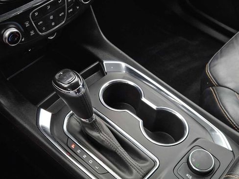 Used 2018 Chevrolet Traverse LT image 20