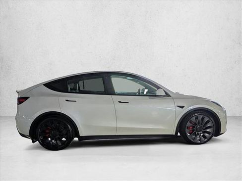 Used 2021 Tesla Model Y Performance image 4