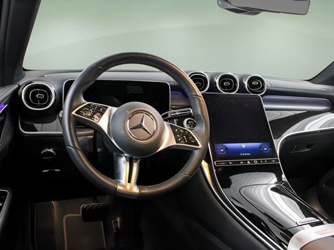 Used 2024 Mercedes-Benz GLC 300 4MATIC image 2