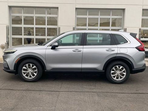 Used 2024 Honda CR-V LX image 3