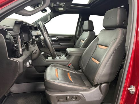Used 2023 GMC Sierra 1500 AT4 w/ Technology Package AWD/4WD image 9