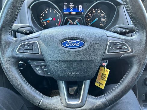 Used 2015 Ford Focus SE w/ Equipment Group 201A FWD image 17