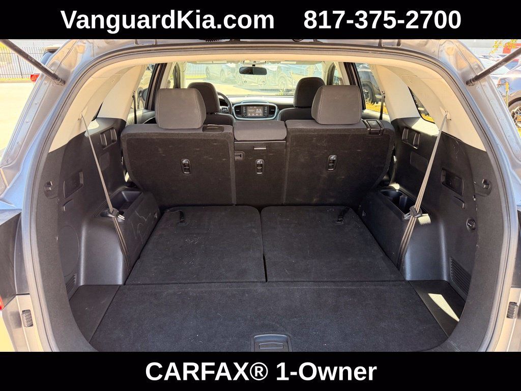 Used 2019 Kia Sorento FWD V6 image 17
