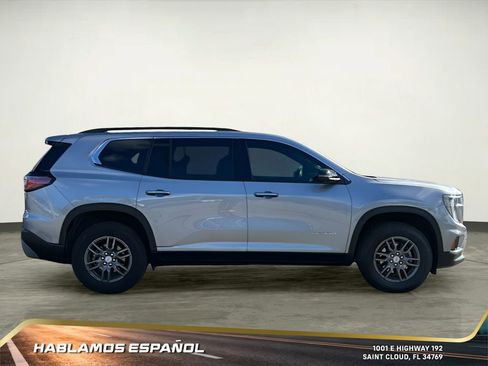 Used 2025 GMC Acadia Elevation image 8
