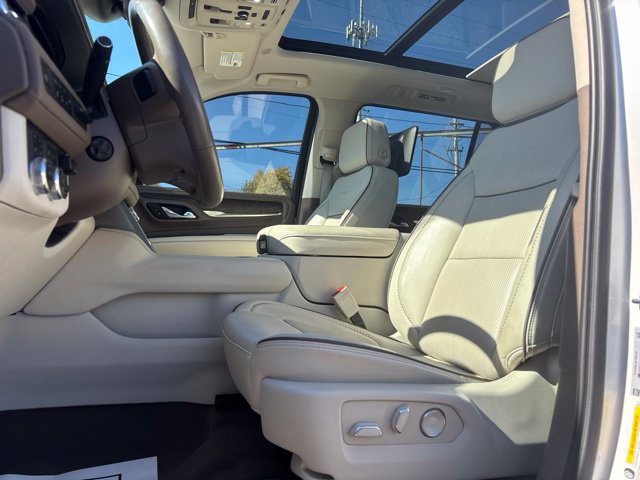 Used 2023 GMC Yukon XL Denali w/ Denali Reserve Package AWD/4WD image 2