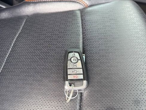 Used 2025 Ford F350 Lariat w/ Lariat Ultimate Package AWD/4WD image 9