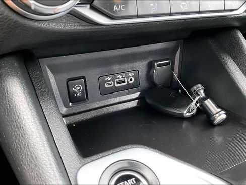 Used 2024 Nissan Sentra SV FWD image 32