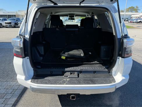 Used 2018 Toyota 4Runner TRD Off-Road image 8