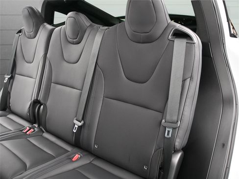 Used 2023 Tesla Model X image 19