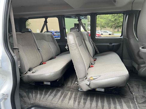 Used 2018 Chevrolet Express 3500 LT w/ LT Preferred Equipment Group image 21