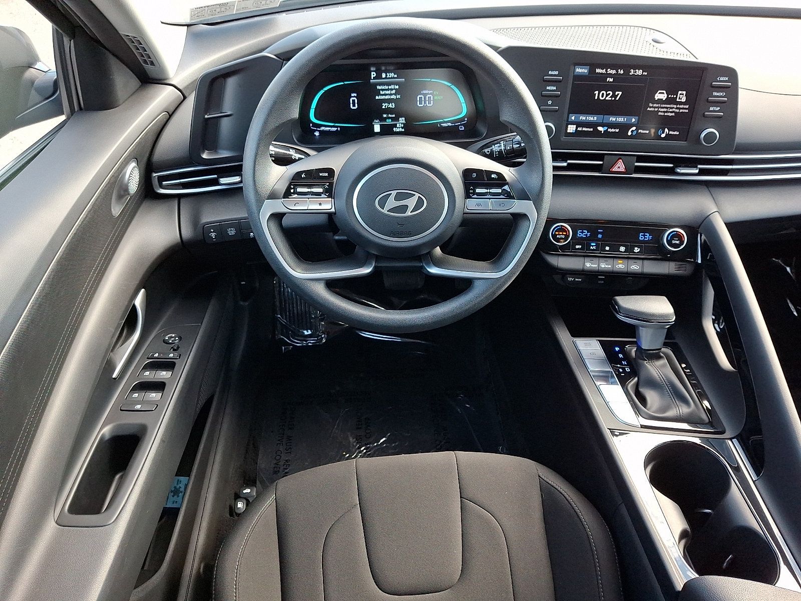 Used 2026 Hyundai Elantra Hybrid FWD image 11