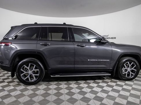 Used 2025 Jeep Grand Cherokee Limited w/ Trailer Tow Package AWD/4WD image 10