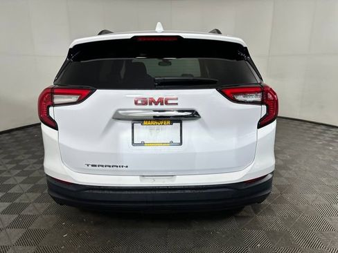 Used 2023 GMC Terrain SLE w/ Driver Convenience Package image 4
