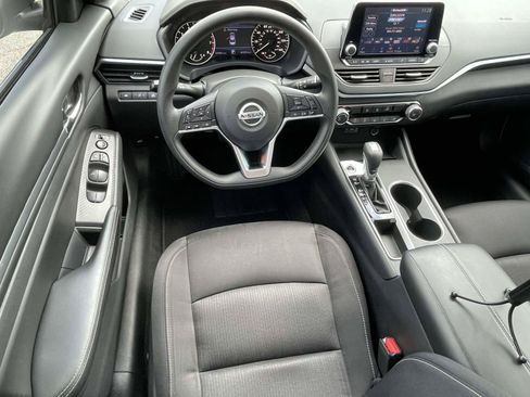 Used 2022 Nissan Altima 2.5 SV FWD image 11