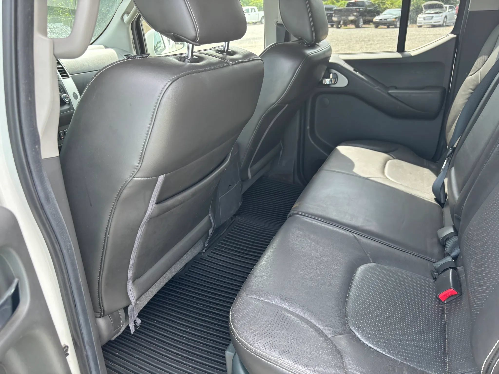 Used 2015 Nissan Frontier PRO-4X w/ Pro-4x Luxury Package AWD/4WD image 12