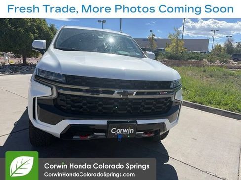 Used 2021 Chevrolet Tahoe Z71 w/ Z71 Signature Package AWD/4WD image 3