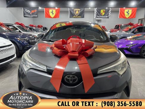 Used 2018 Toyota C-HR XLE image 7