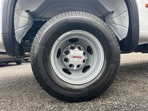 New 2026 GMC Sierra 3500 Pro image 18