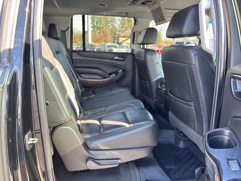 Used 2020 Chevrolet Suburban Premier image 7