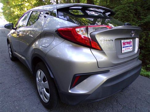 Used 2019 Toyota C-HR LE FWD image 6