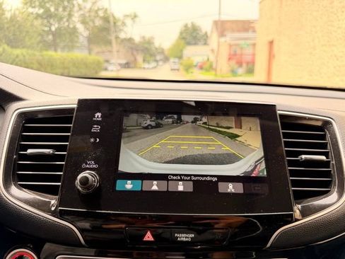 Used 2020 Honda Pilot Touring image 35