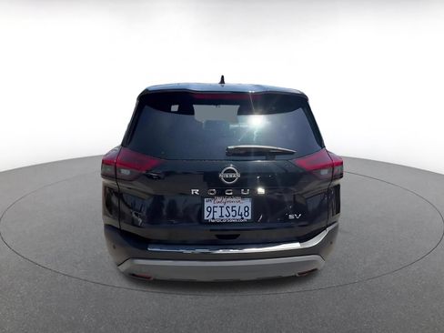 Used 2023 Nissan Rogue SV FWD image 12