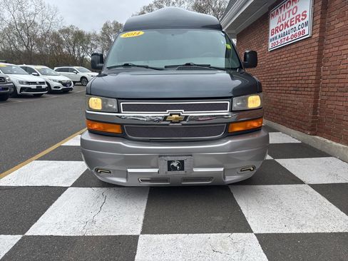 Used 2014 Chevrolet Express 2500 Extended RWD image 6
