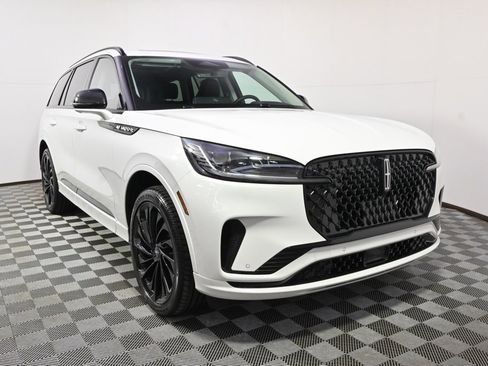 New 2026 Lincoln Aviator Reserve image 9