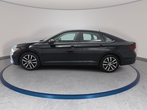Certified 2025 Volkswagen Jetta SE w/ Sunroof Package FWD image 8