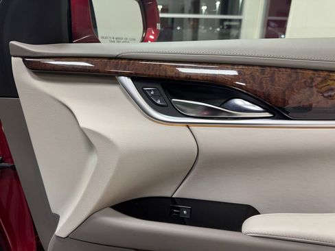 Used 2013 Cadillac XTS Platinum image 19