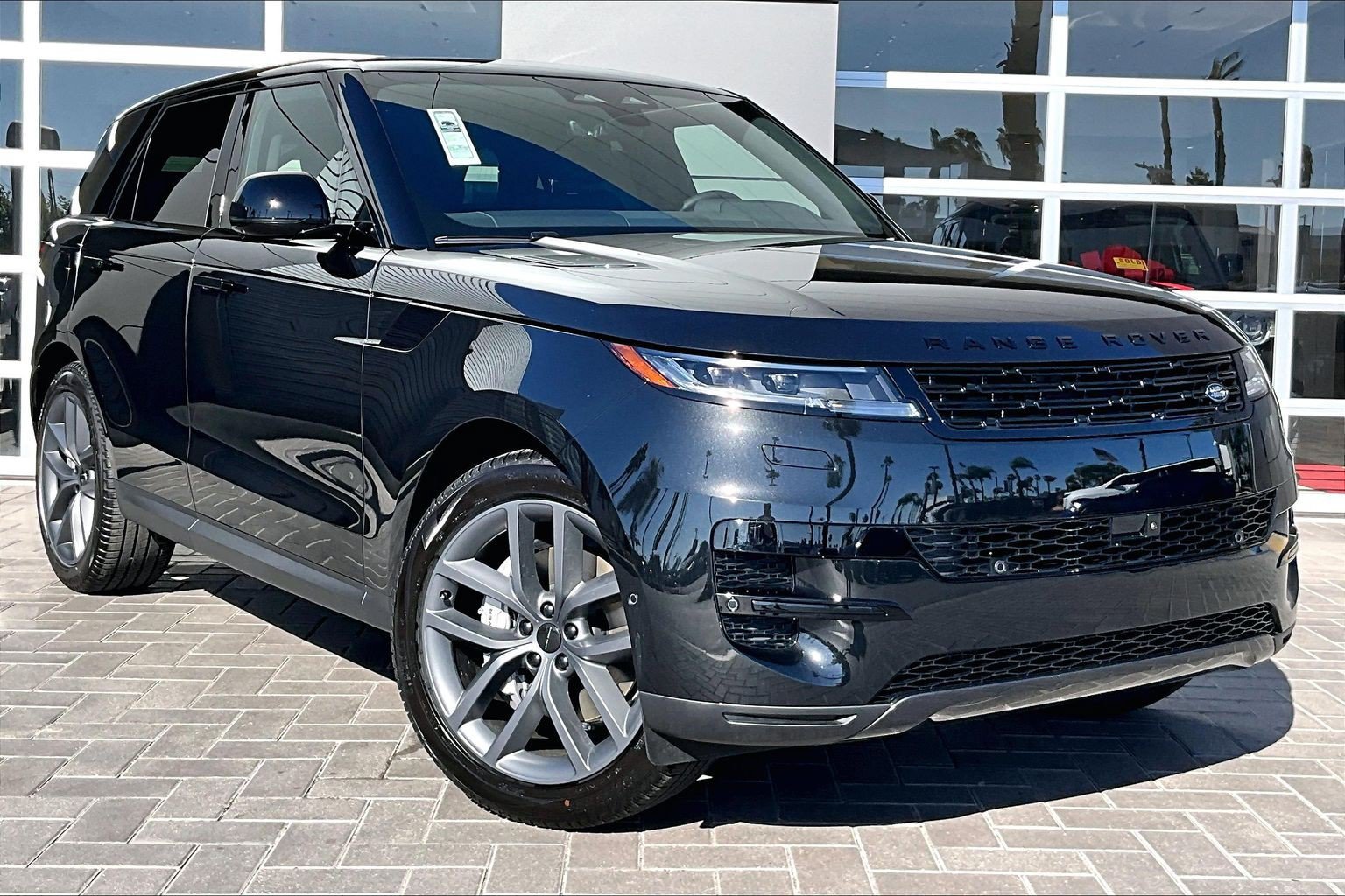 New 2027 Land Rover Range Rover Sport SE AWD/4WD image 2