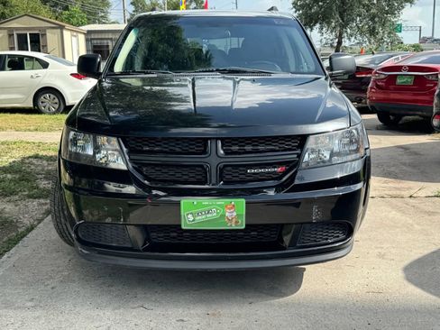 Used 2018 Dodge Journey SE w/ Popular Equipment Group FWD image 3