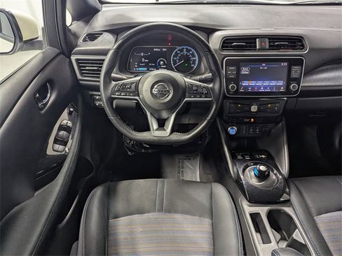 Used 2022 Nissan Leaf SV image 7