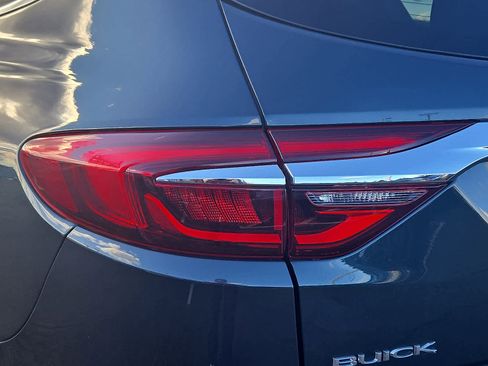 Used 2018 Buick Enclave Premium w/ Experience Buick Package image 11